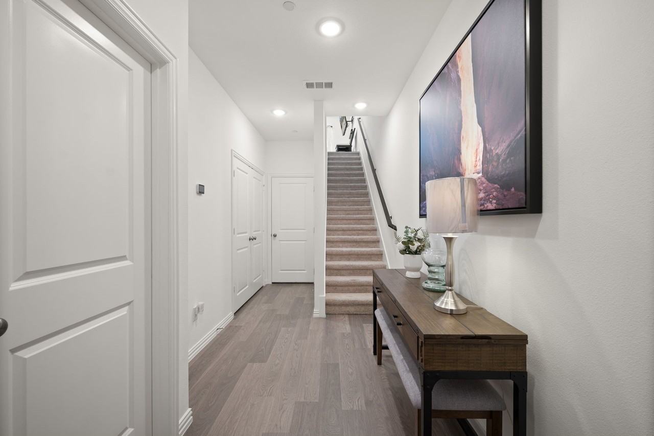 5243 Legacy St - Photo 4 of 24