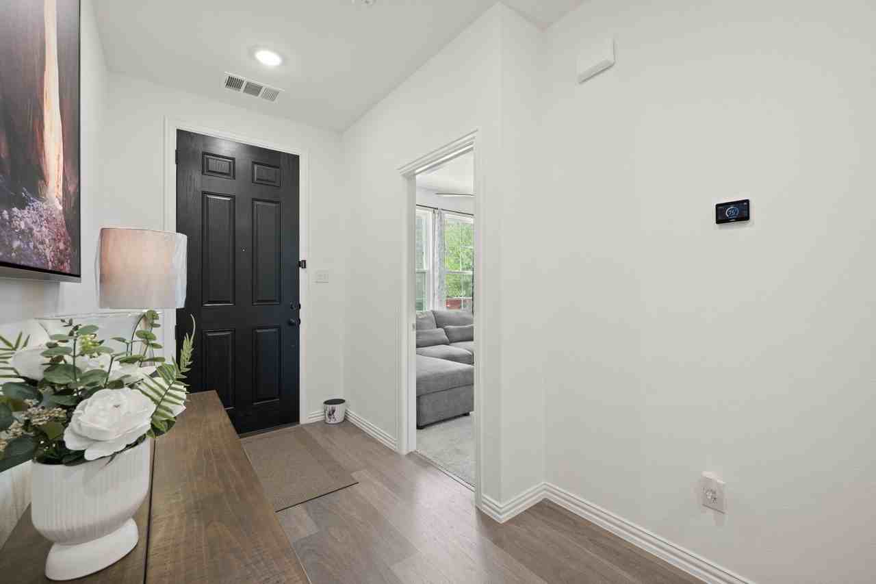 5243 Legacy St - Photo 7 of 24