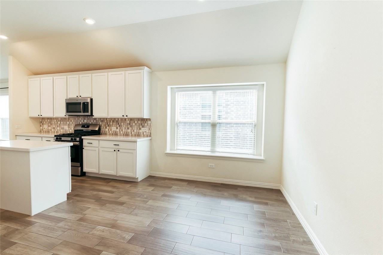 816 Black Hawk Dr - Photo 5 of 22