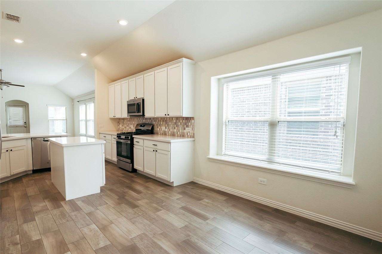 816 Black Hawk Dr - Photo 6 of 22