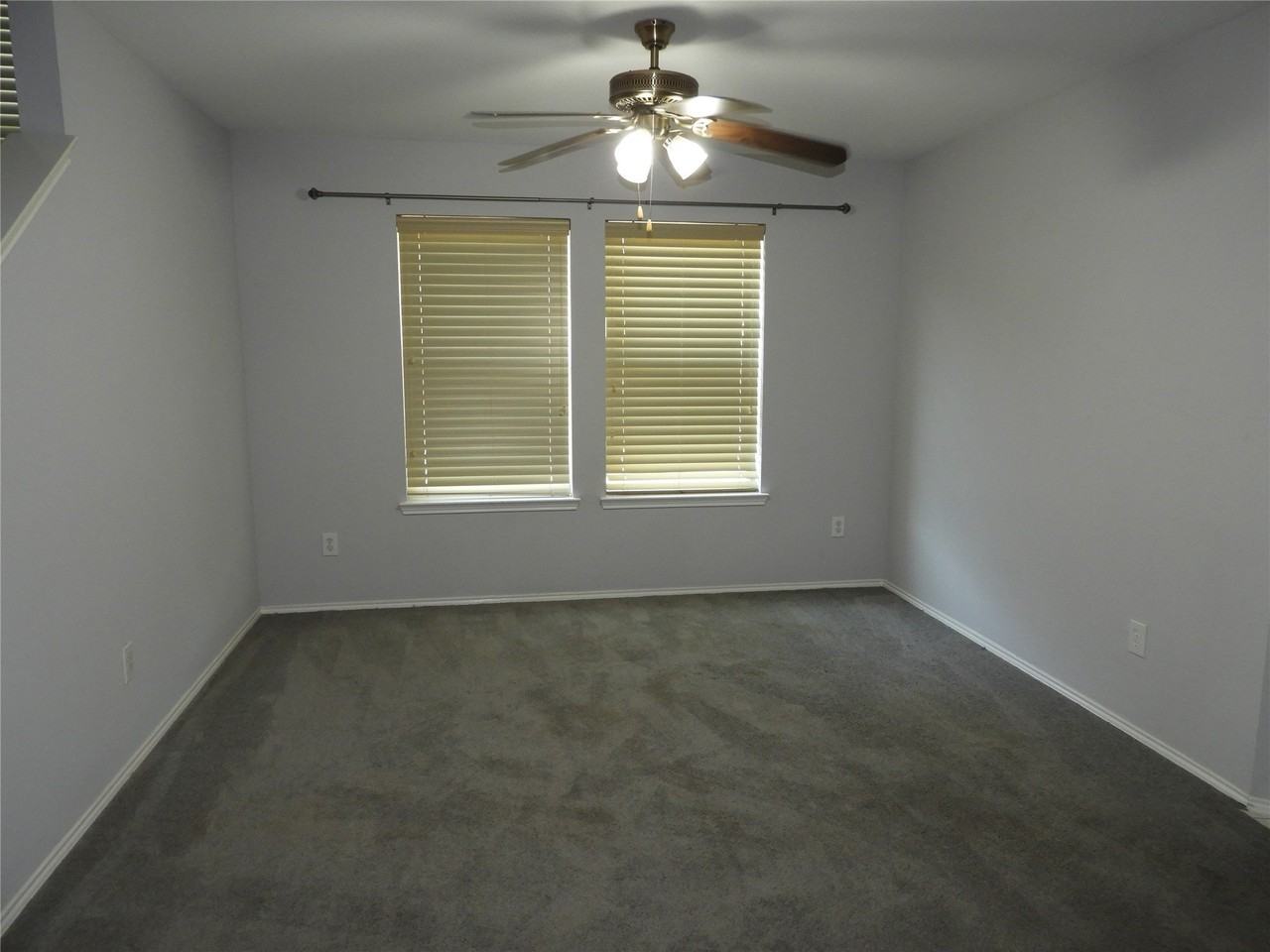 3900 Coloma Dr - Photo 4 of 18