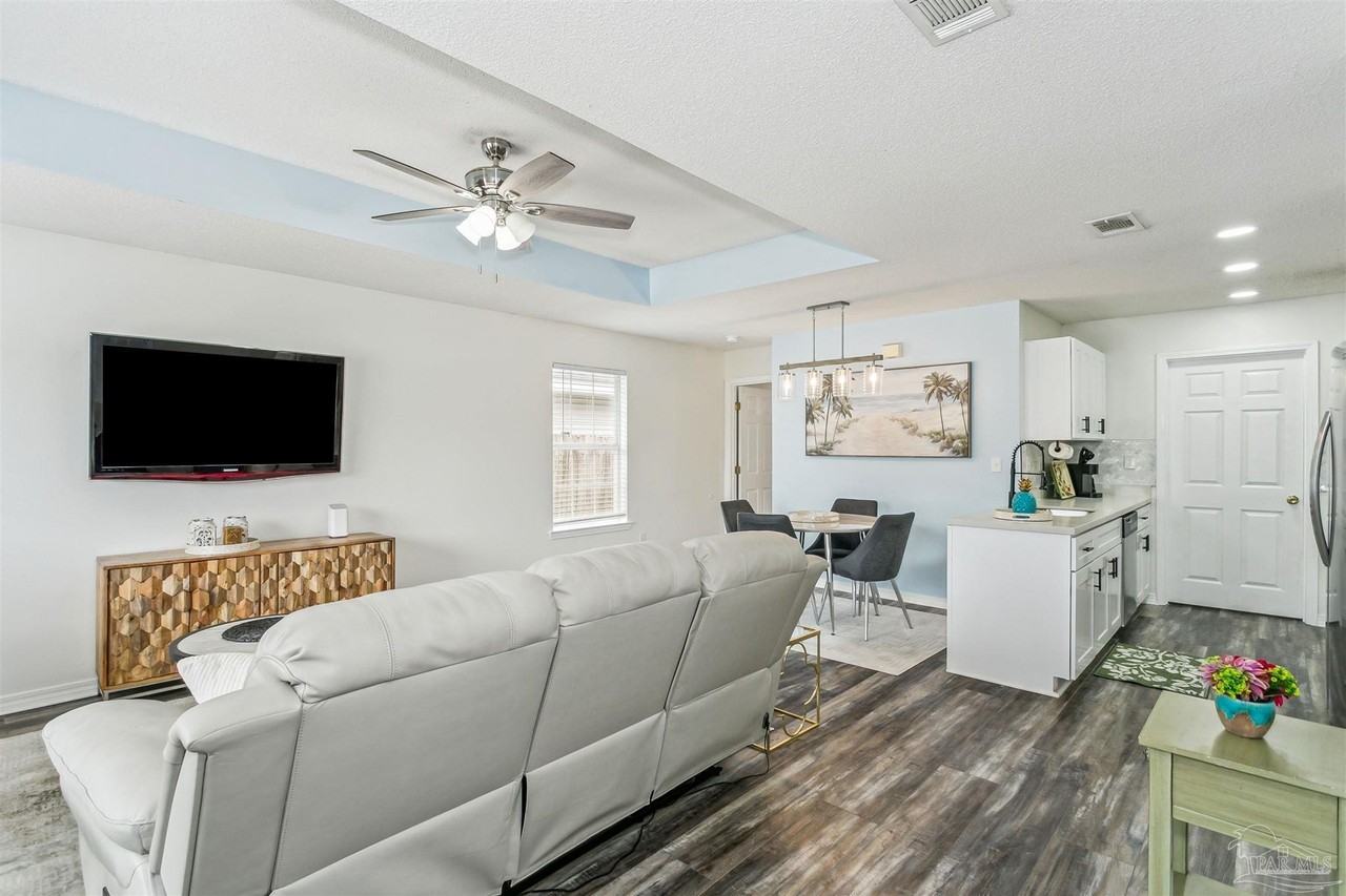 8407 Jarmen Ln - Photo 3 of 22