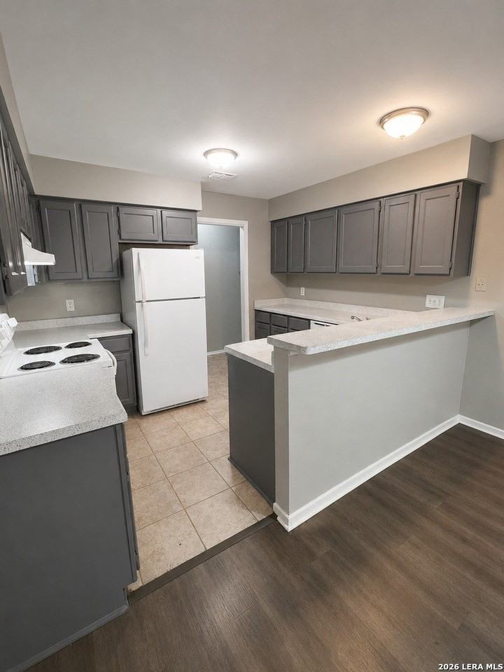 4704 Oakfield Way - Photo 3 of 18