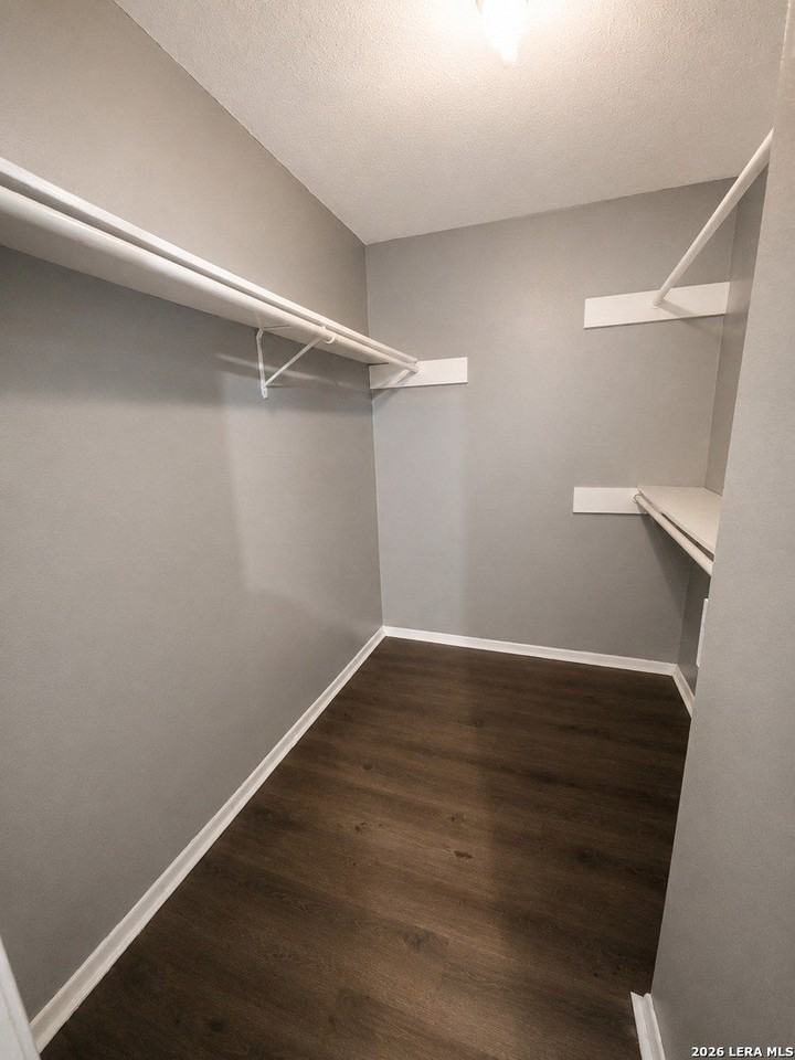 4704 Oakfield Way - Photo 6 of 18
