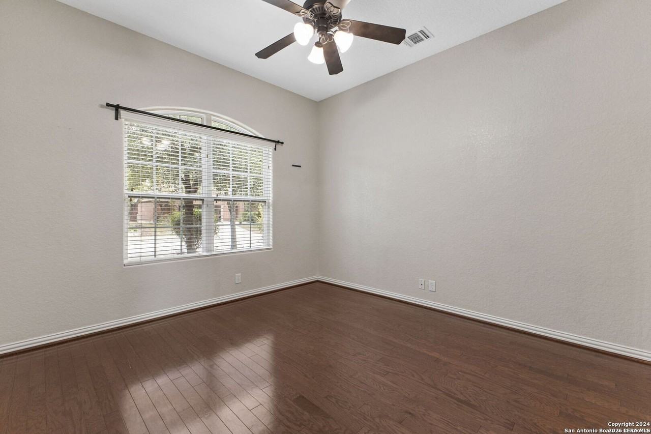 12114 Carson Cv - Photo 3 of 34
