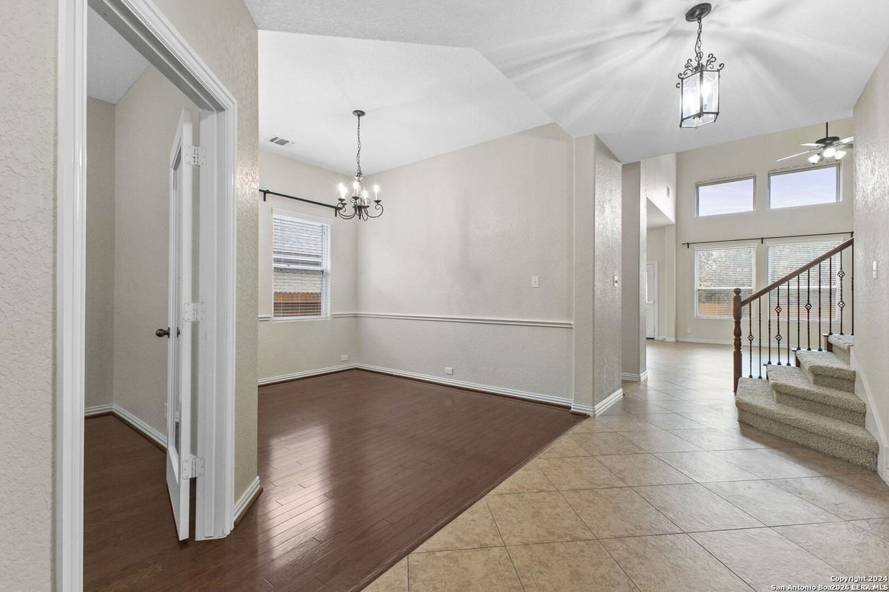 12114 Carson Cv - Photo 4 of 34