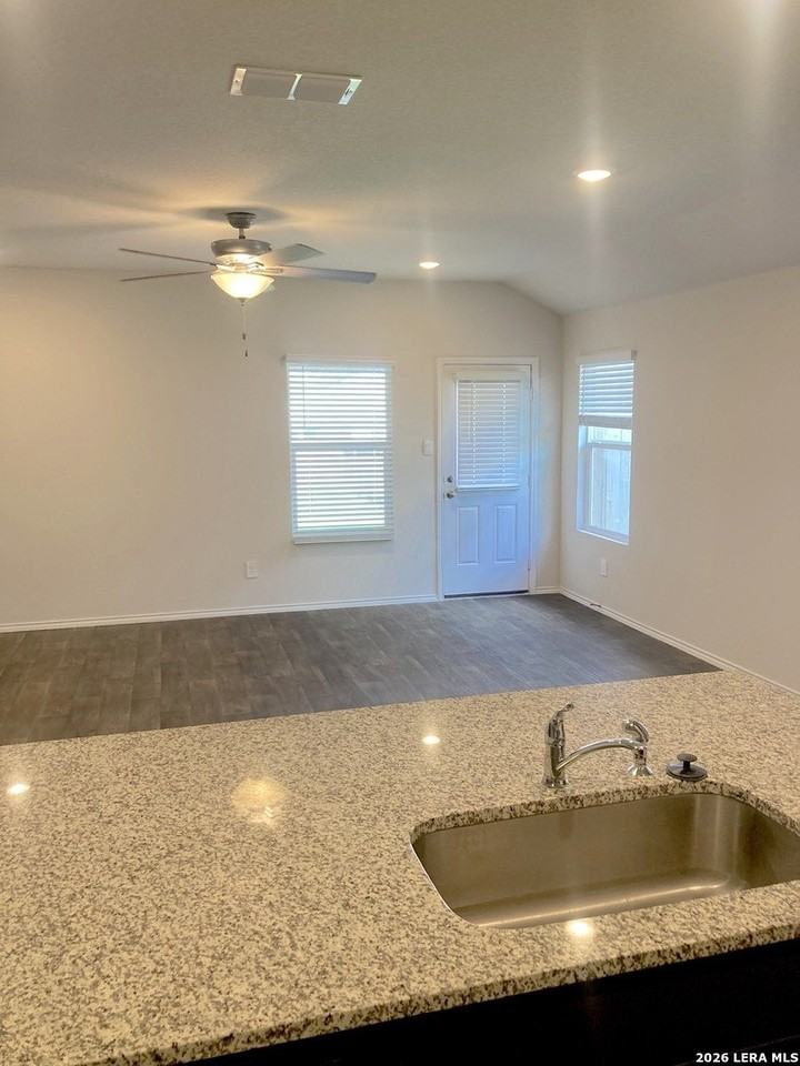 404 Chaco Loop - Photo 5 of 18
