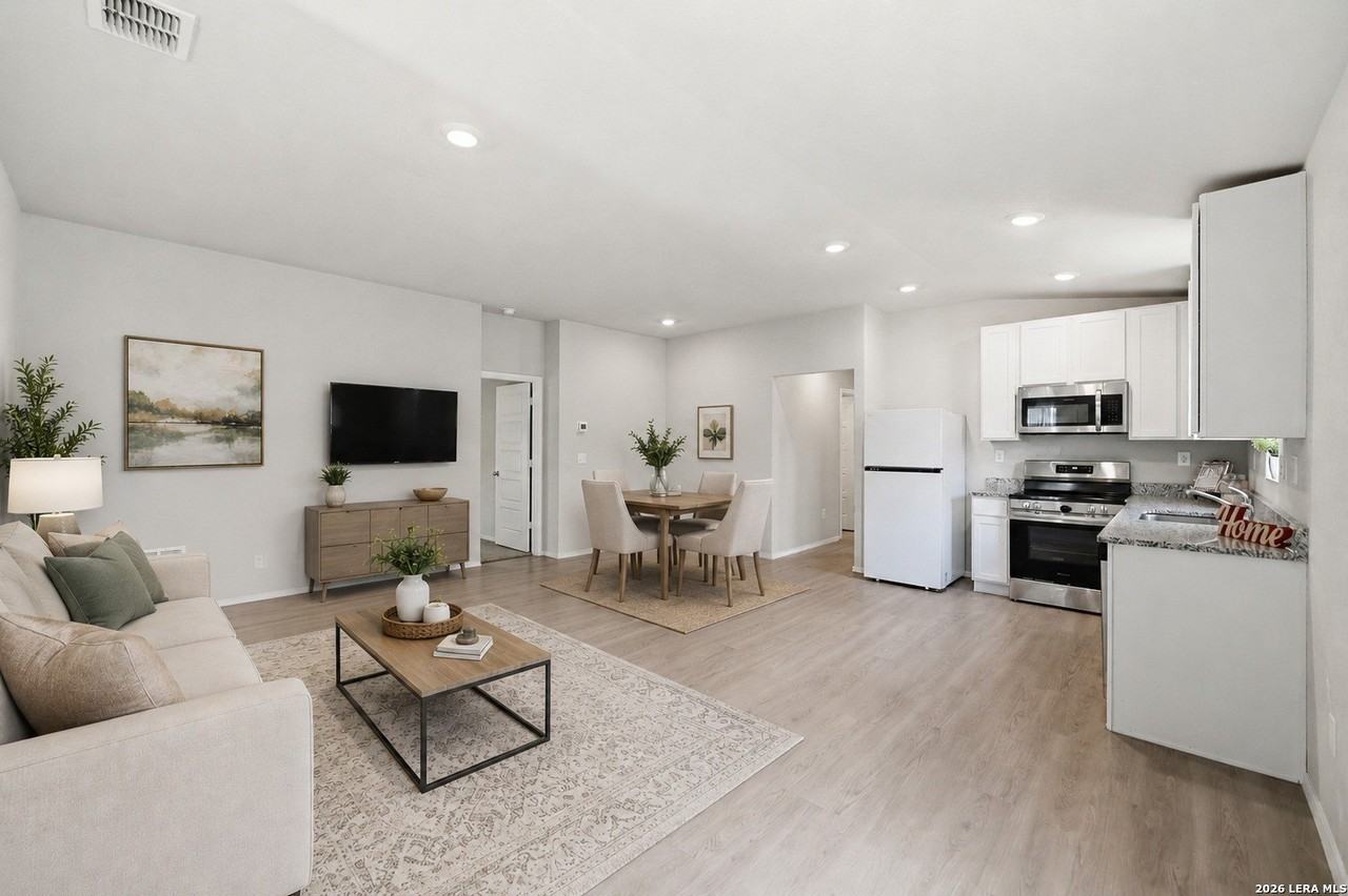 5731 Falcon Pt - Photo 4 of 34