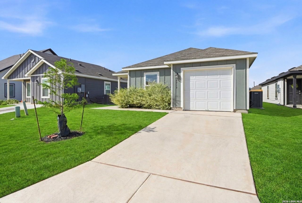 5719 Coopers Xing - Photo 2 of 26