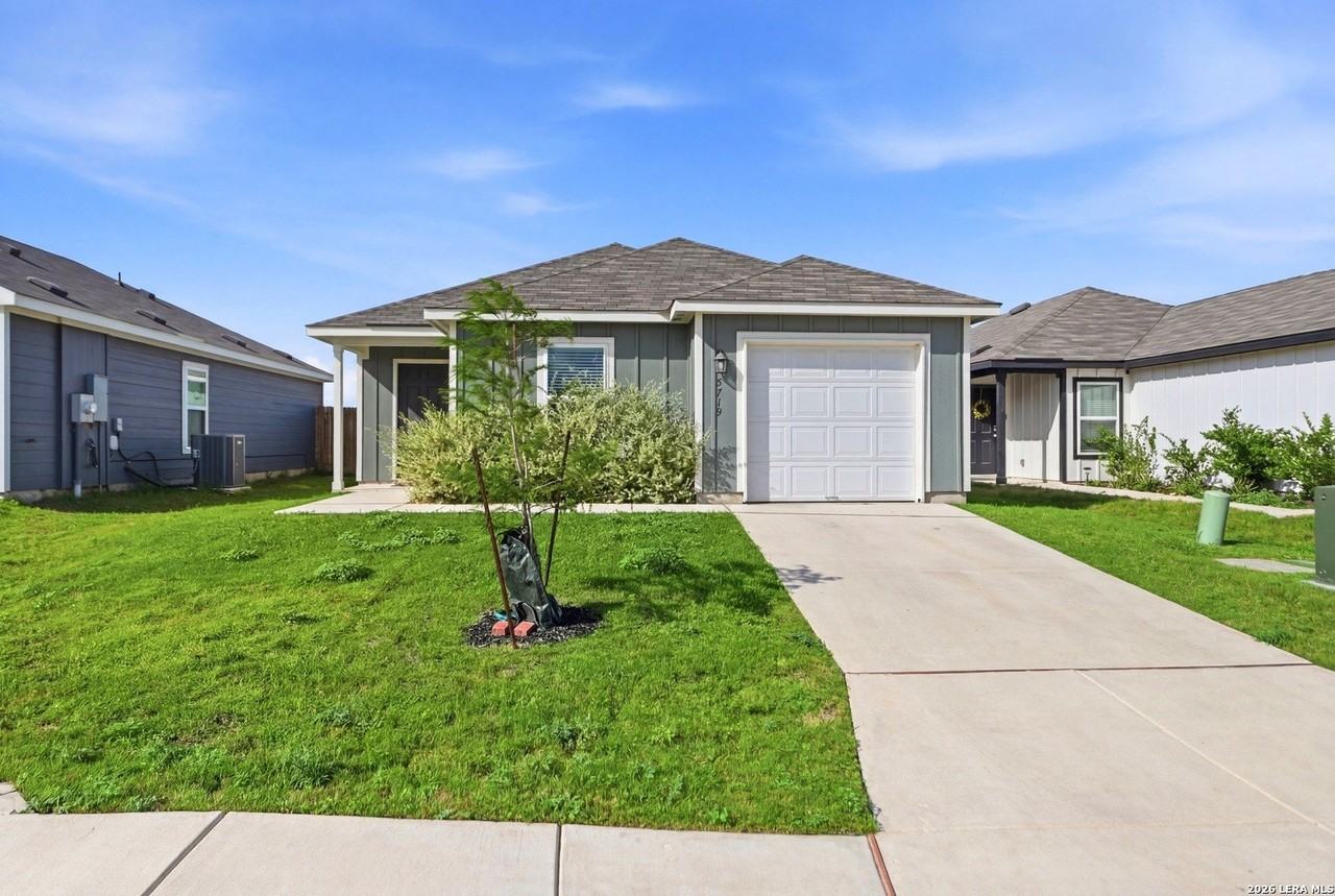 5719 Coopers Xing - Photo 3 of 26