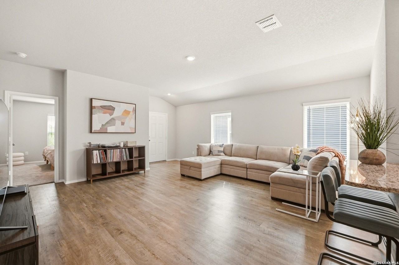 5719 Coopers Xing - Photo 5 of 26