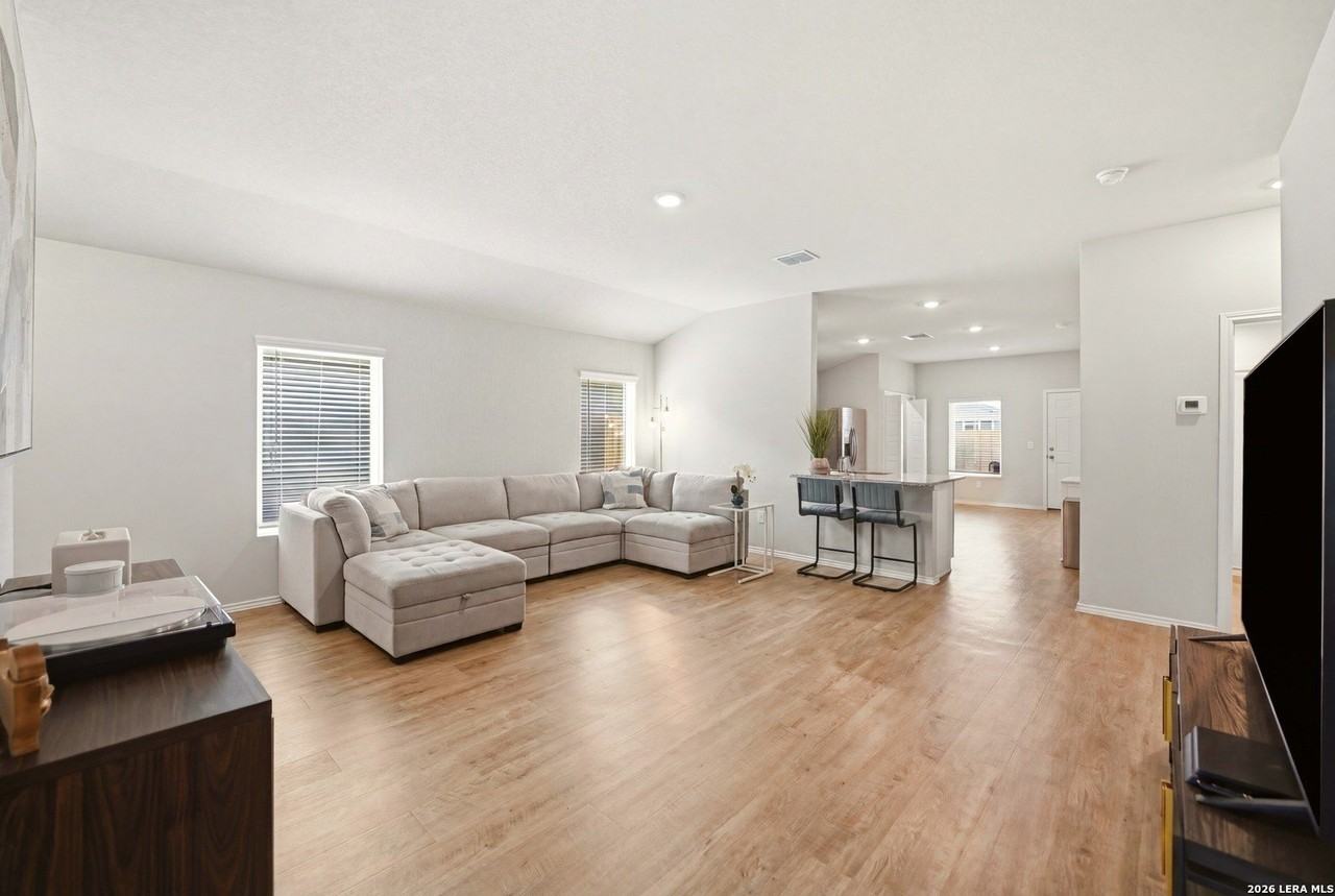 5719 Coopers Xing - Photo 6 of 26