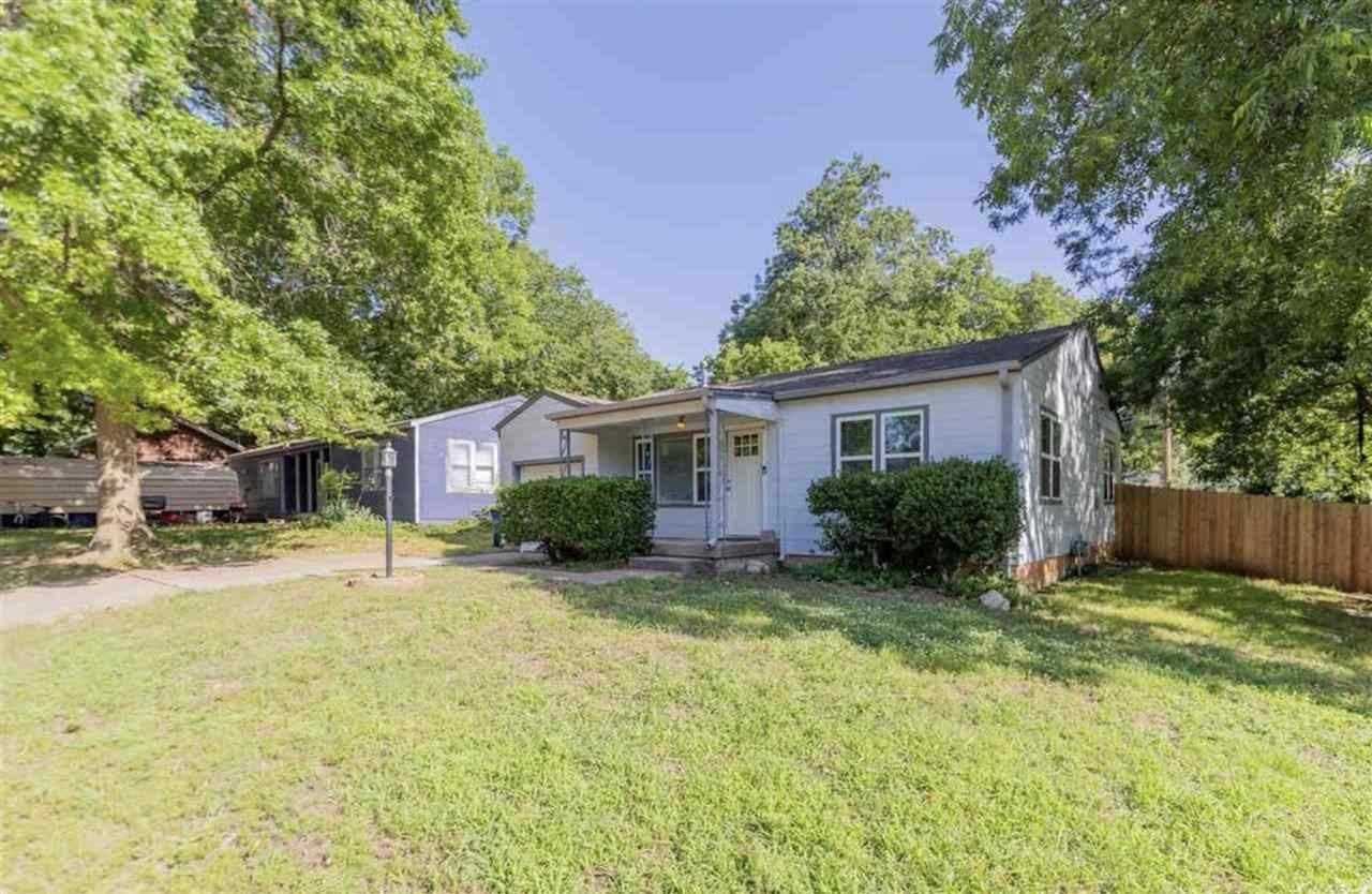 824 W Bennett Dr - Photo 2 of 34