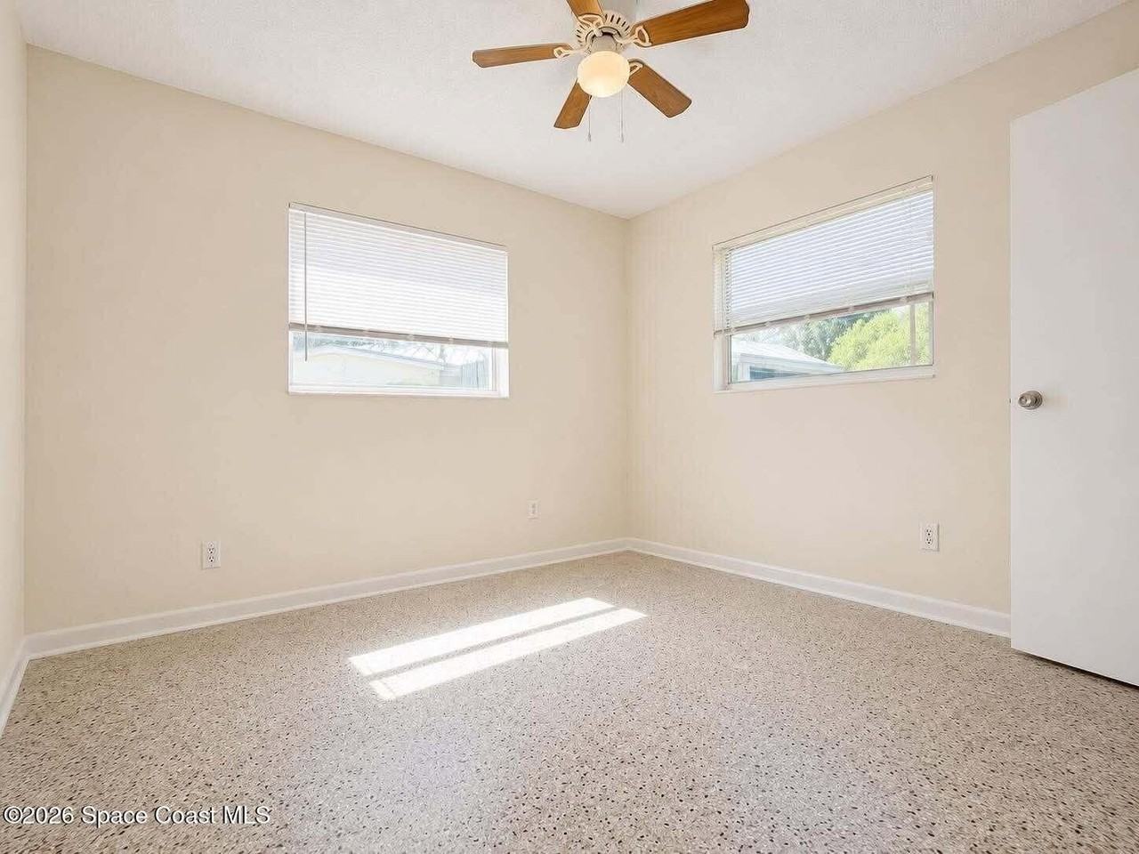 2028 Rollins Dr - Photo 5 of 11
