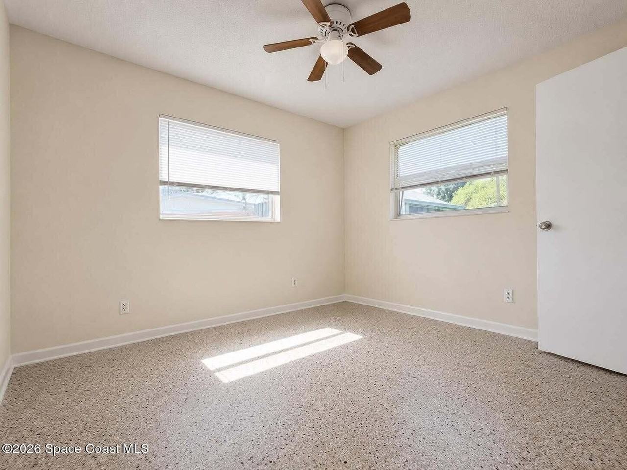 2028 Rollins Dr - Photo 6 of 11