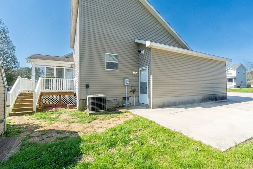 2247 Pike Dr - Photo 5 of 26