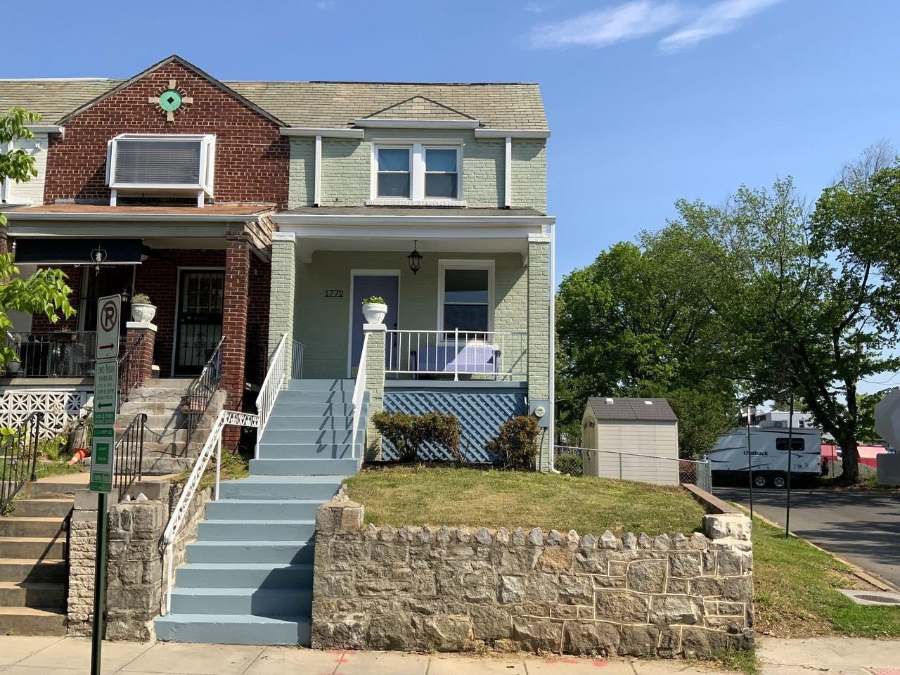 1772 E St Ne - Photo 2 of 23