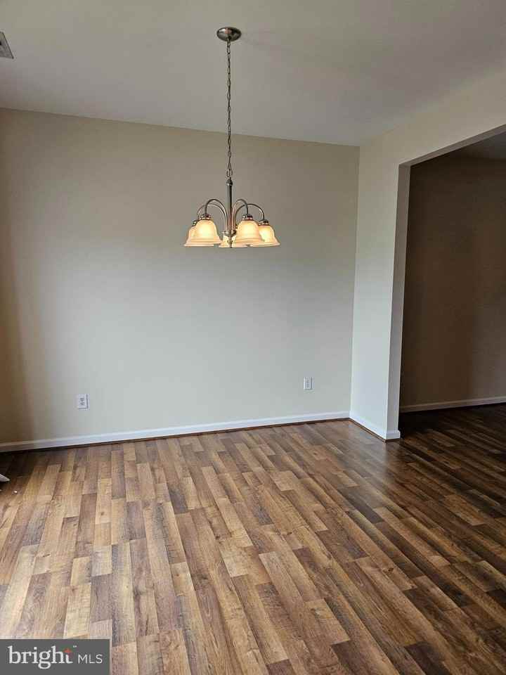 403 Wilmore Dr - Photo 7 of 34