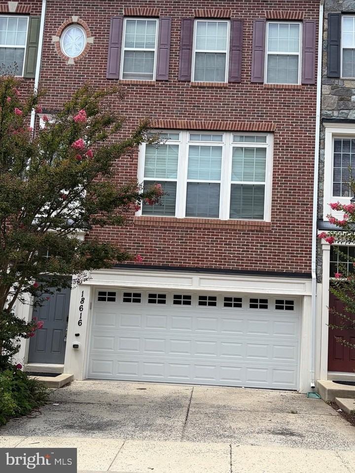 18616 Poplar Glen Ct - Photo 2 of 43
