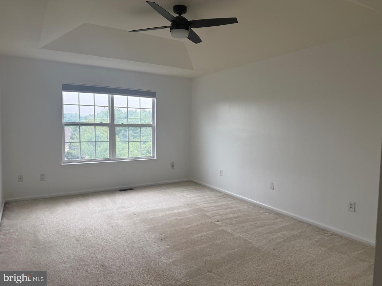121 Acorn Dr - Photo 6 of 20
