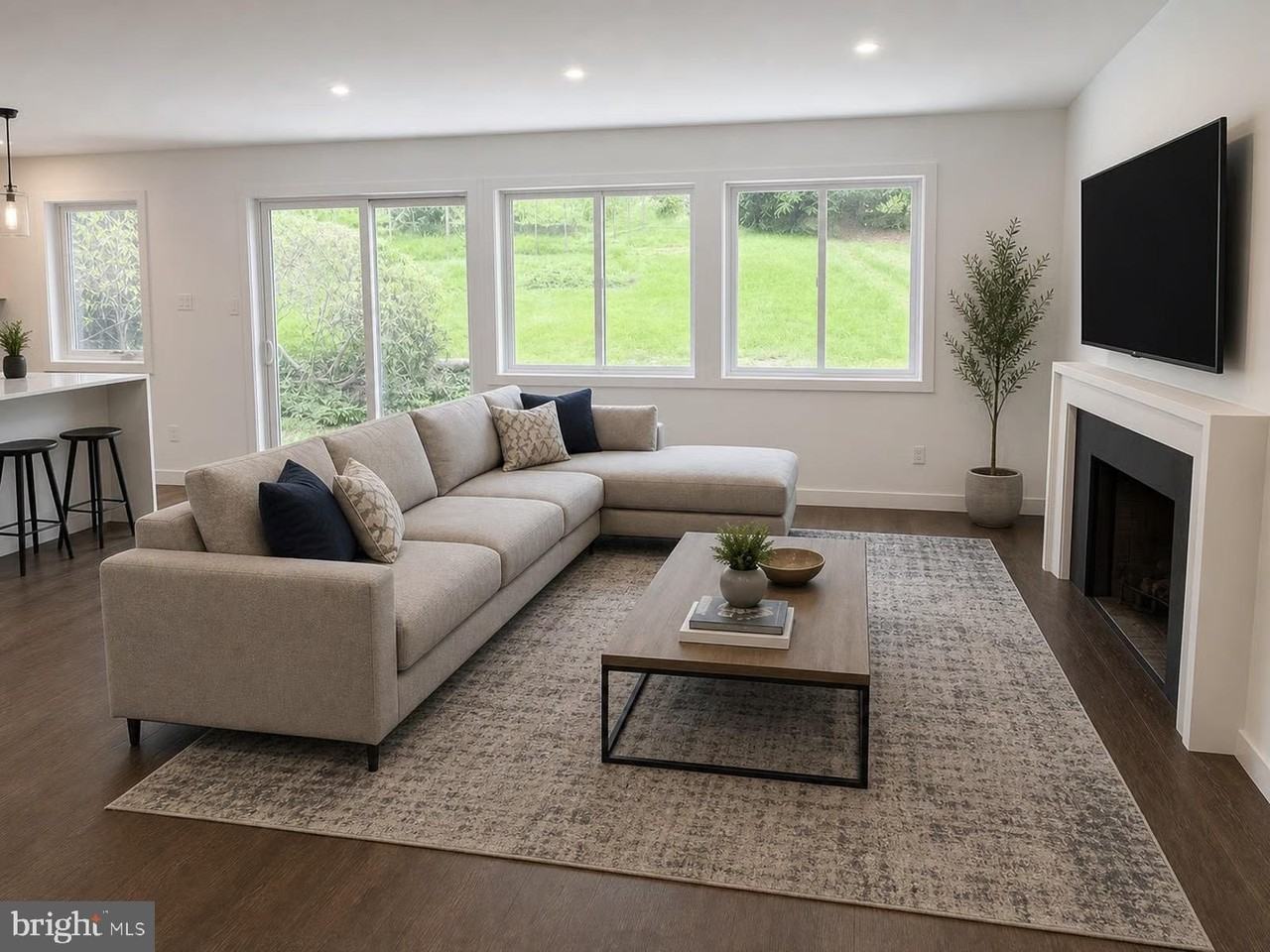 713 Woodfield Rd - Photo 2 of 35