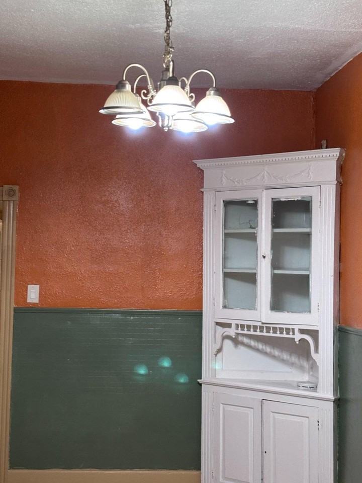 6829 Woodland Ave - Photo 4 of 13