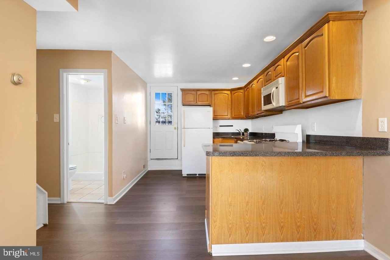 400 Green Ln #2 - Photo 5 of 16