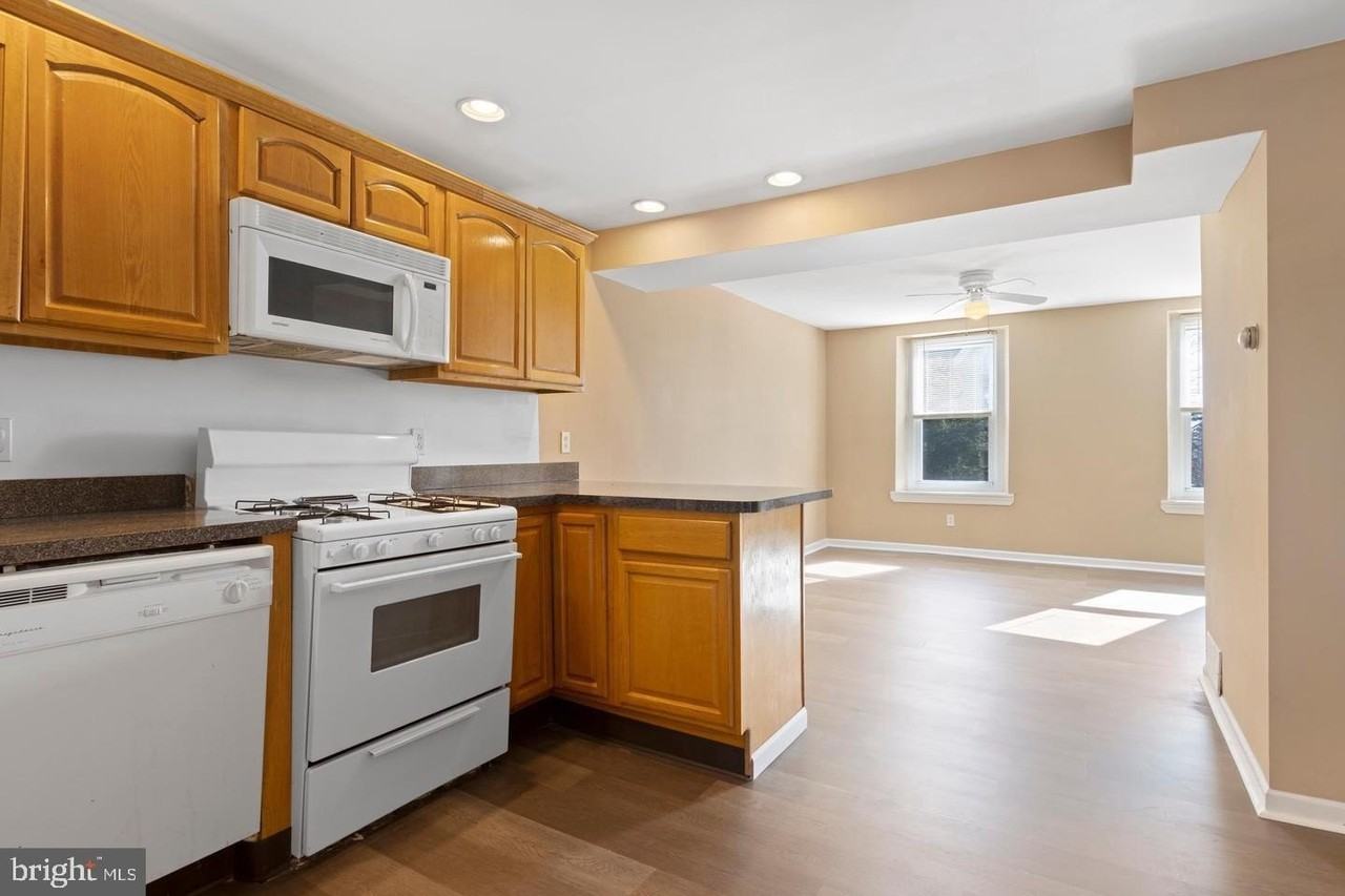 400 Green Ln #2 - Photo 6 of 16