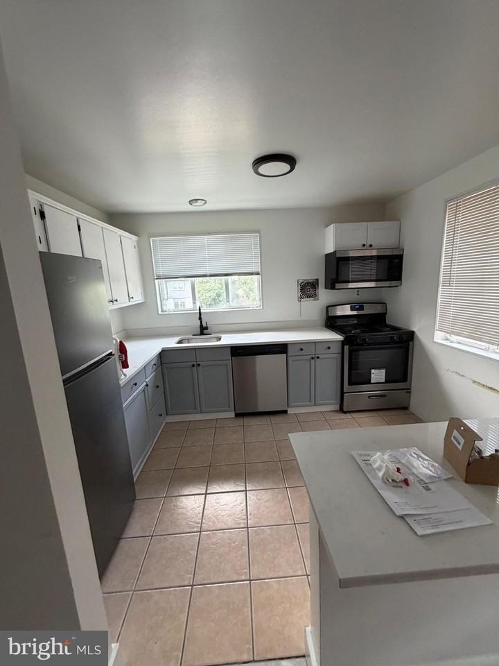 4206 Washington Blvd #2 - Photo 2 of 17