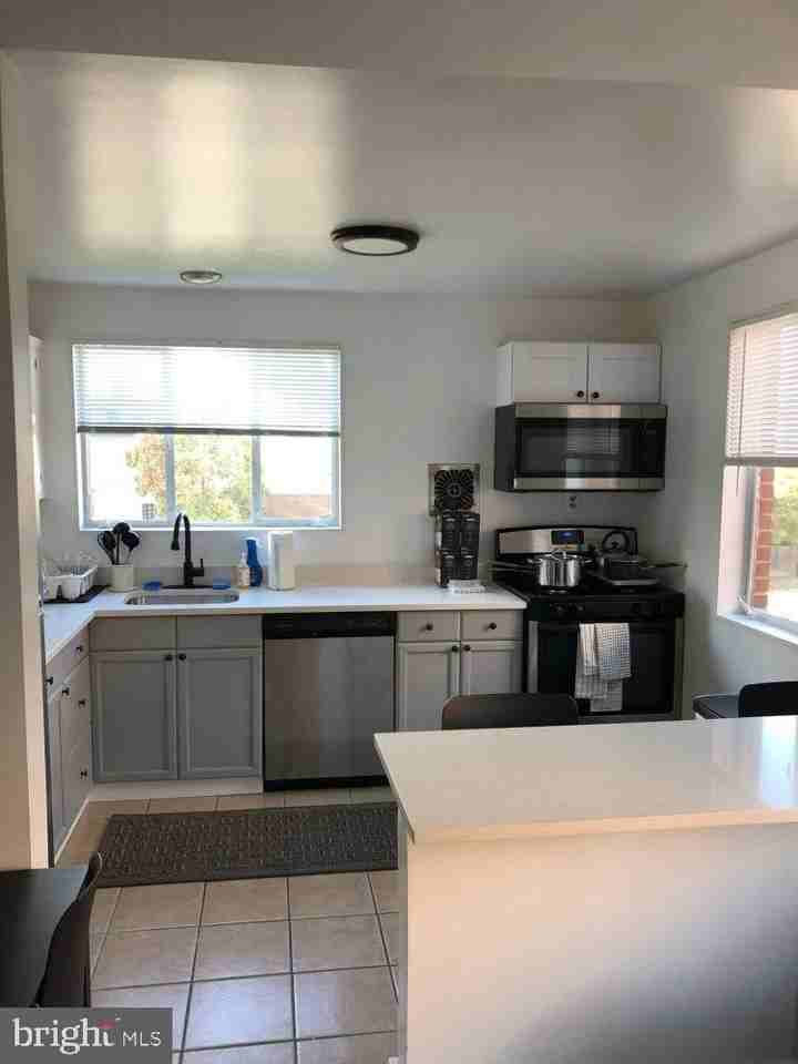 4206 Washington Blvd #2 - Photo 4 of 17