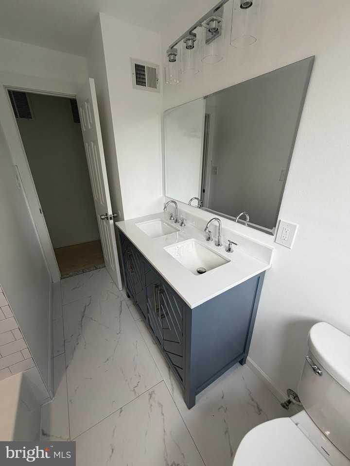 4206 Washington Blvd #2 - Photo 6 of 17