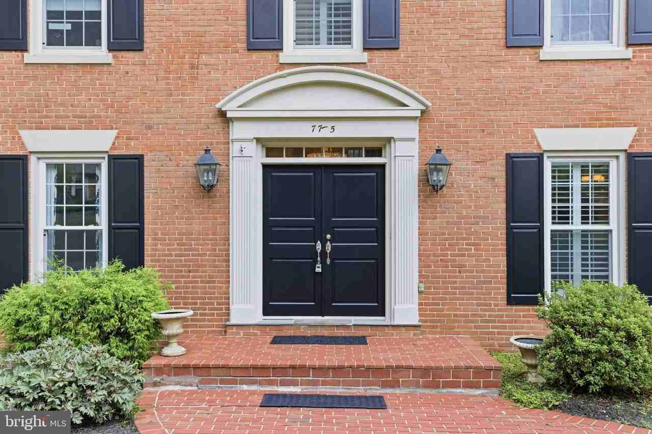 7715 Crossover Dr - Photo 5 of 50