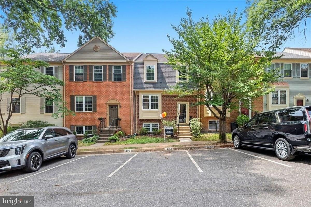 6168 Forest Creek Ct - Photo 2 of 32