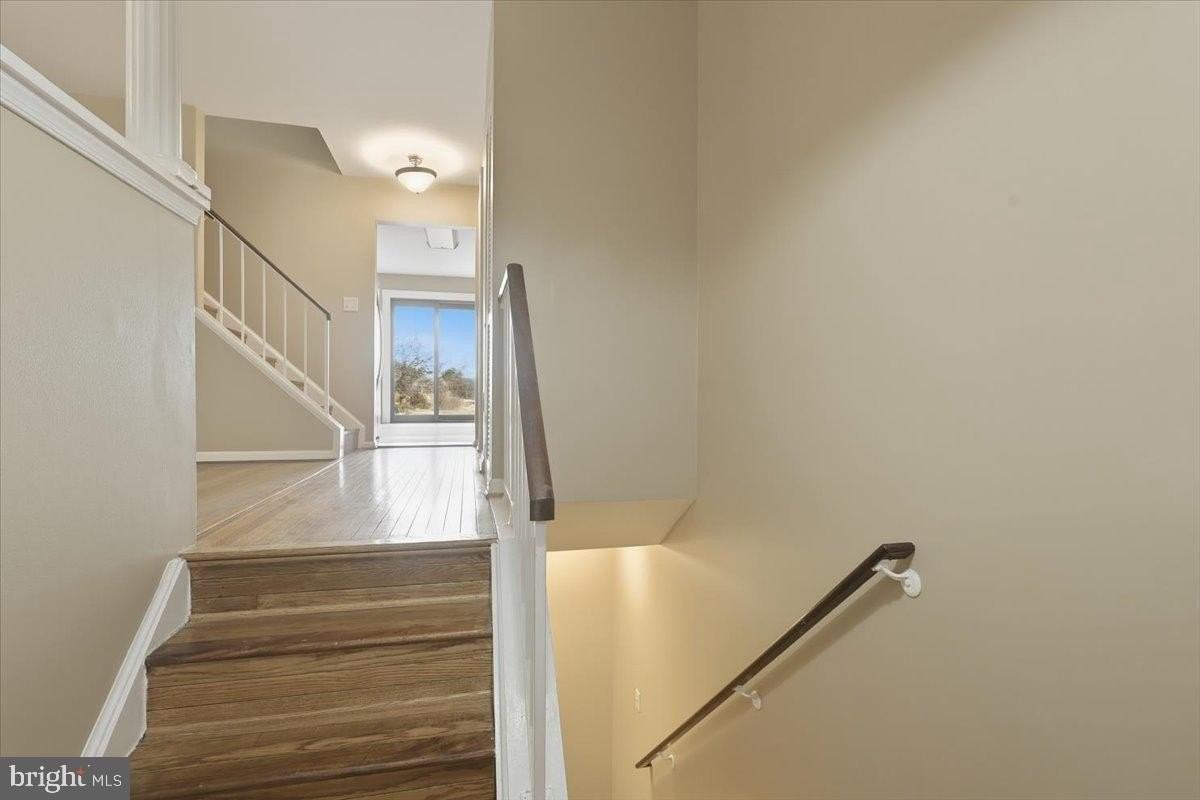 6168 Forest Creek Ct - Photo 3 of 32