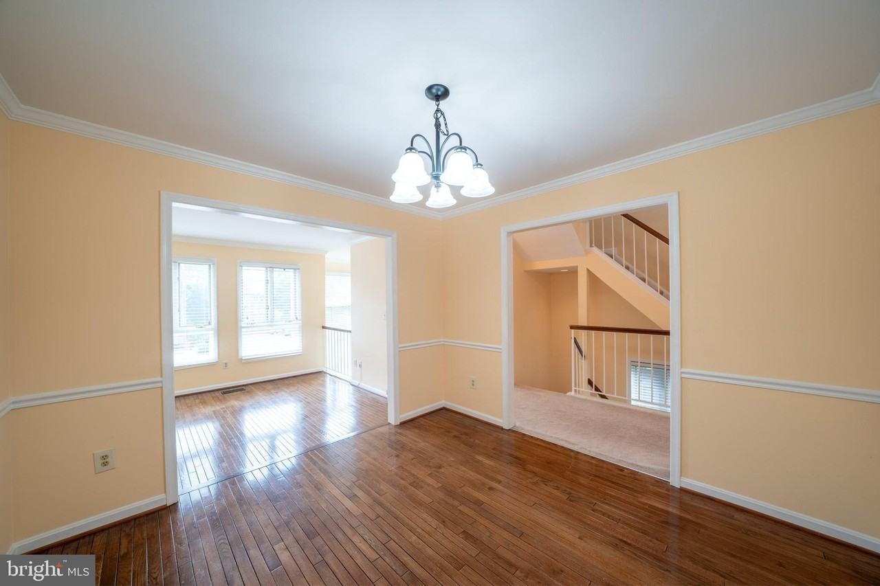 10168 Turnberry Pl - Photo 5 of 31