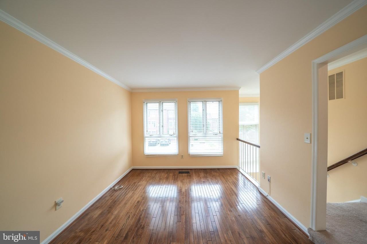 10168 Turnberry Pl - Photo 6 of 31
