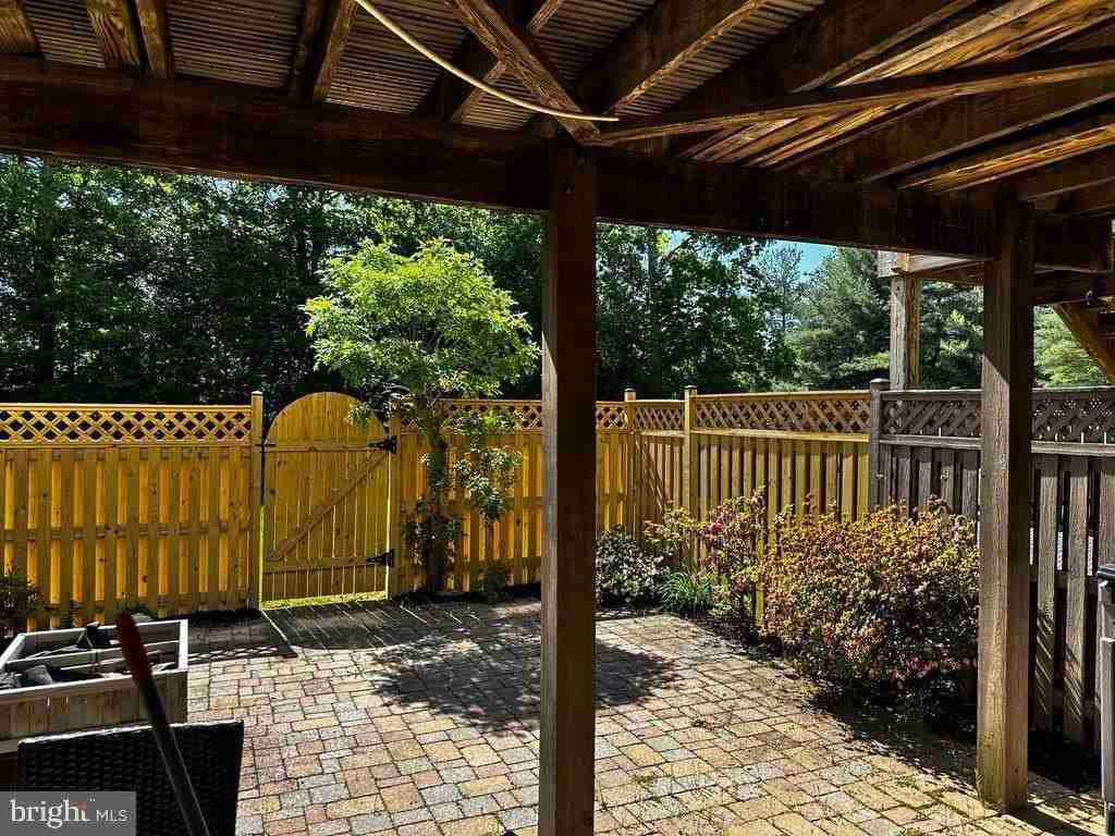 11593 Nellings Pl - Photo 2 of 30