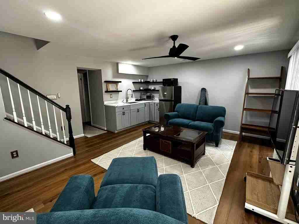11593 Nellings Pl - Photo 4 of 30