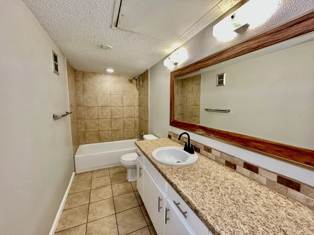 3815 Englewood Cir #3815 - Photo 7 of 17