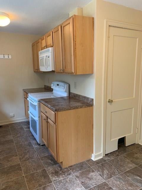 512 Carrlands Dr - Photo 4 of 11