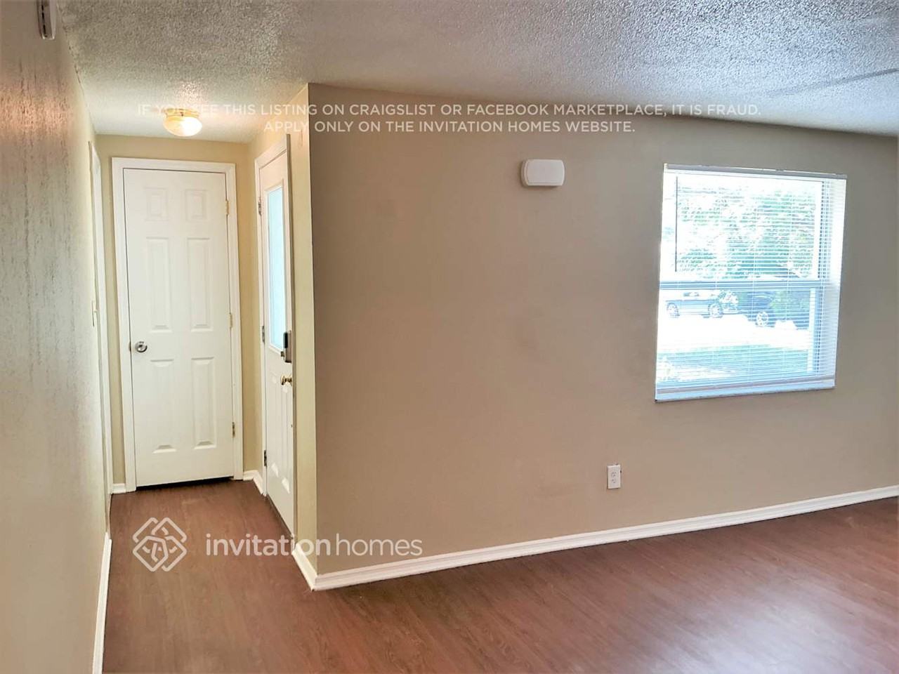 8837 79th Pl - Photo 2 of 17