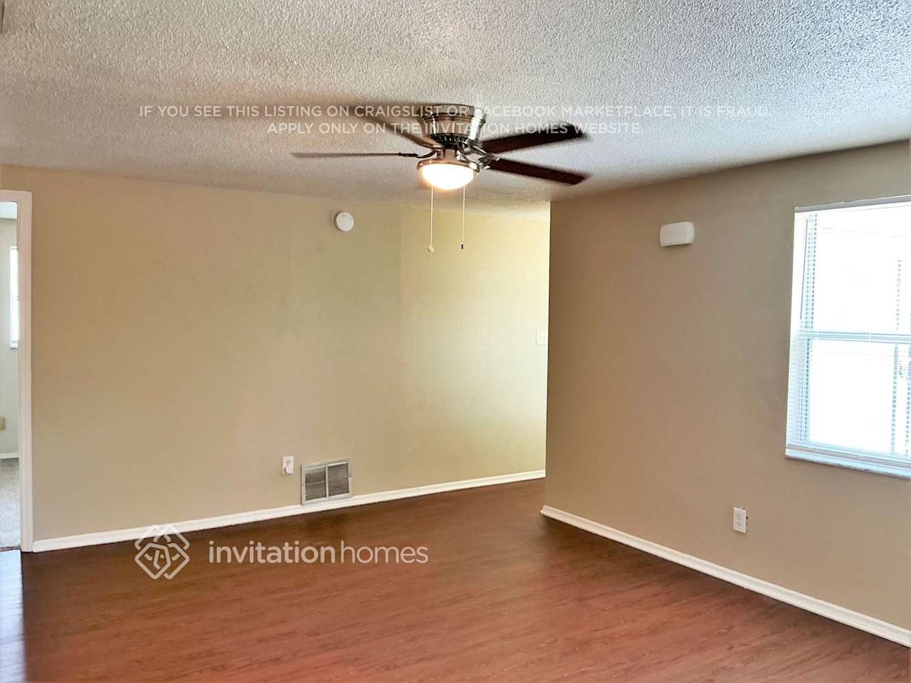 8837 79th Pl - Photo 4 of 17