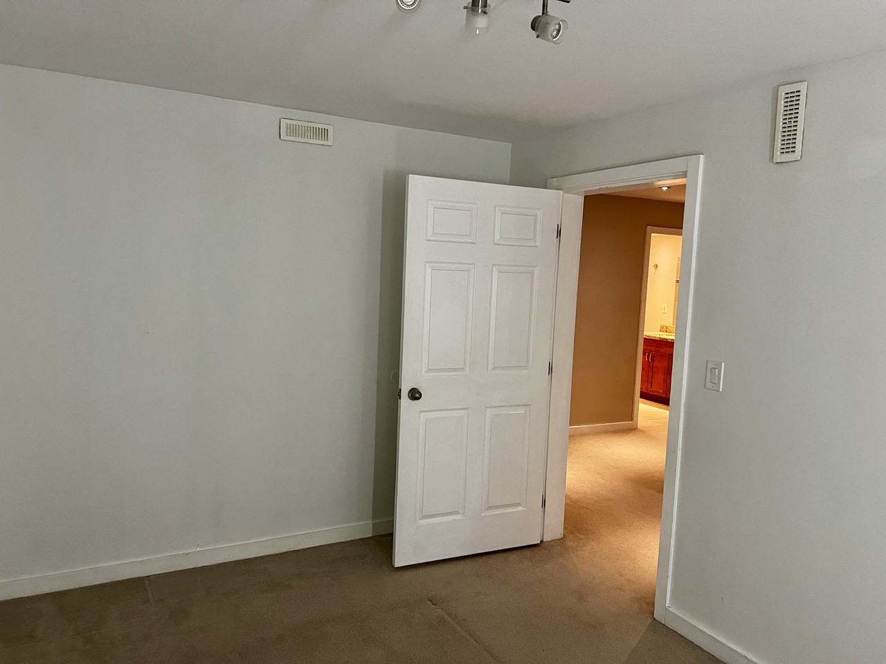 29 Foxwood Dr - Photo 6 of 7