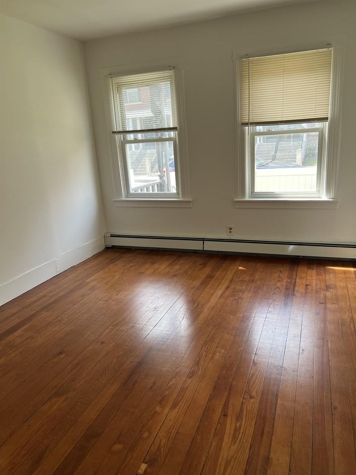 24 Taylor St #24-1stFL - Photo 4 of 8