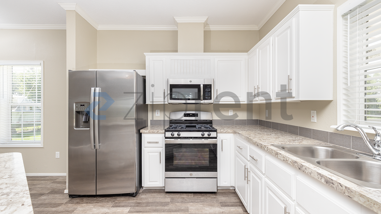 8055 Hoboh Ln - Photo 4 of 20