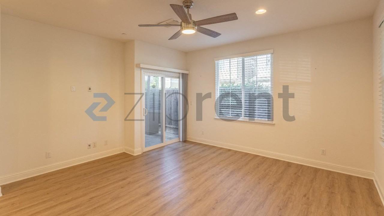 267 Jarvis Dr - Photo 4 of 37