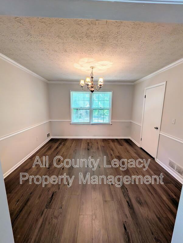 1422 Fairfield Dr Sw - Photo 4 of 14