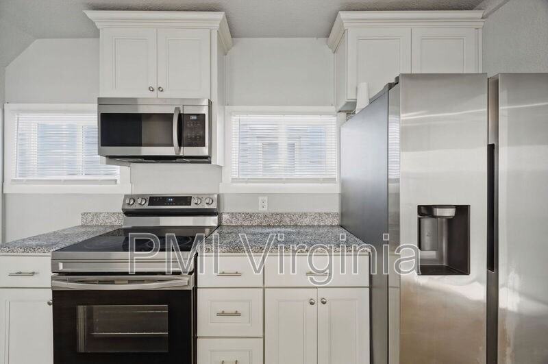 1035 W 36th St - Photo 7 of 28