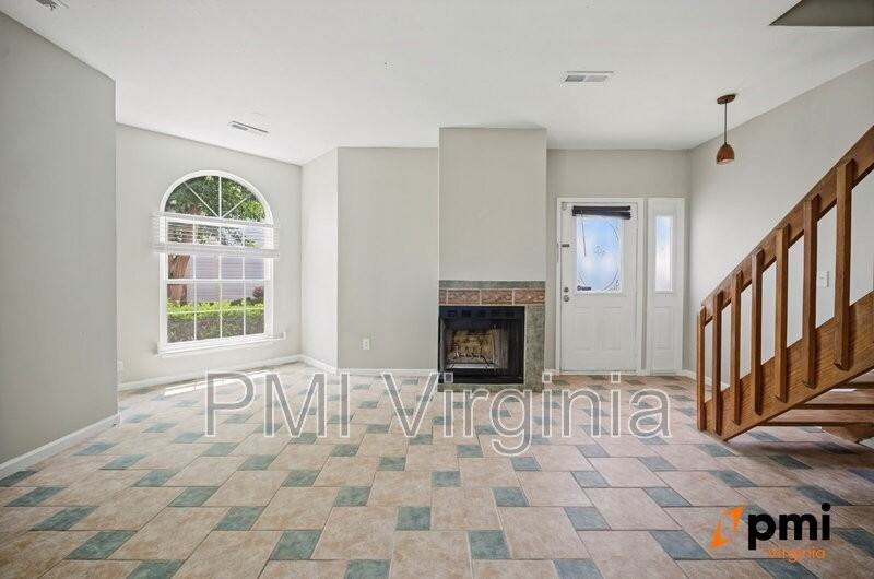 810 Gable Way - Photo 5 of 32