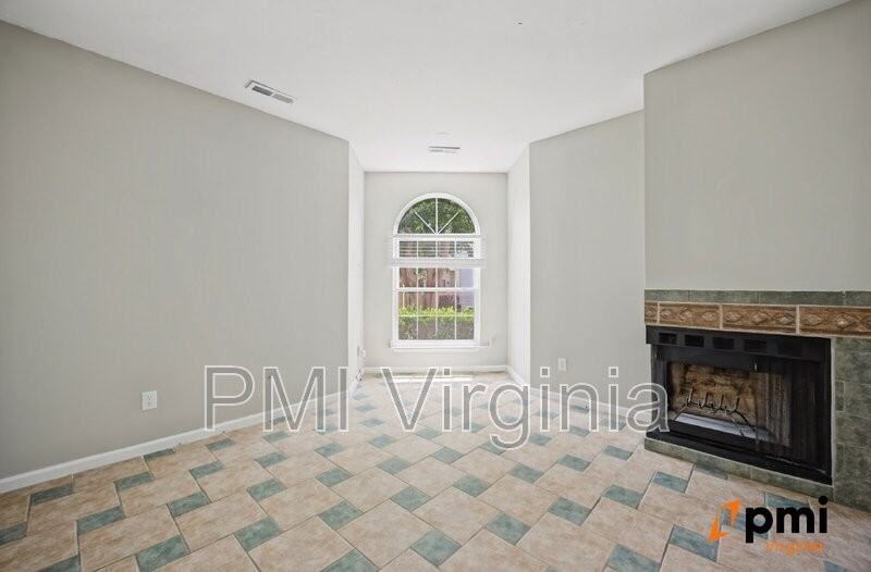 810 Gable Way - Photo 7 of 32